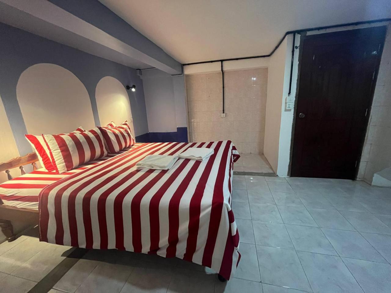 Por Chey Guesthouse Battambang Luaran gambar