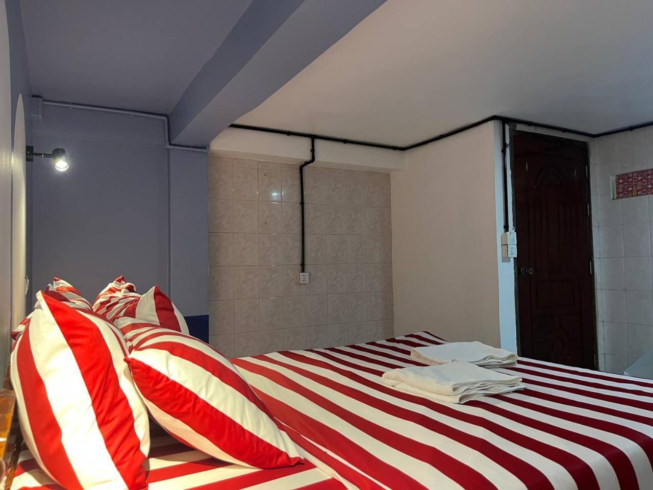 Por Chey Guesthouse Battambang Luaran gambar
